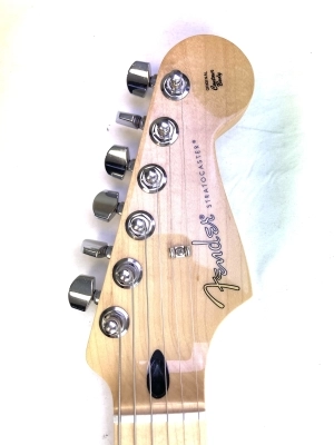 FENDER PLAYER STRATOCASTER BLACK MAPLE NECK 3